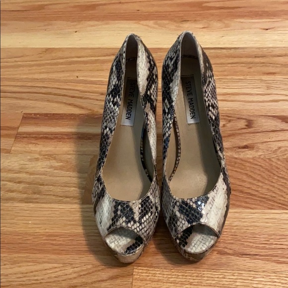 Steve Madden snakeskin heels - Picture 2 of 5